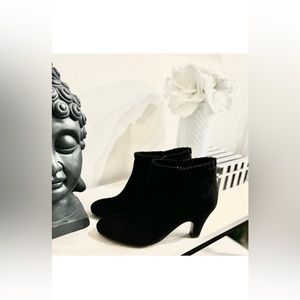 Black Ruffle Top Booties